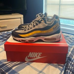 Nike AirMax 95 Michigan